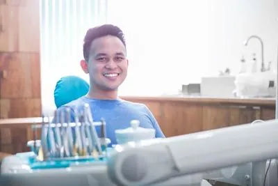 patient smiling after getting a smile makeover at Comfort Dental Meadowbrook